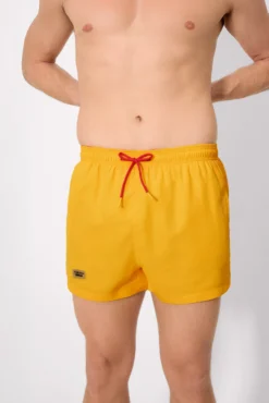Bañador corto básico amarillo Sockarrats