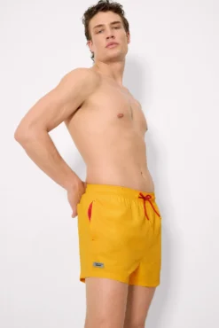 Bañador corto básico amarillo Sockarrats