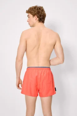Bañador corto básico coral