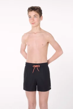 Bañador juvenil corto estampado liso negro