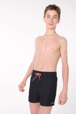 Bañador juvenil corto estampado liso negro