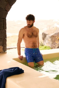 Bañador medio estampado cangrejos azul