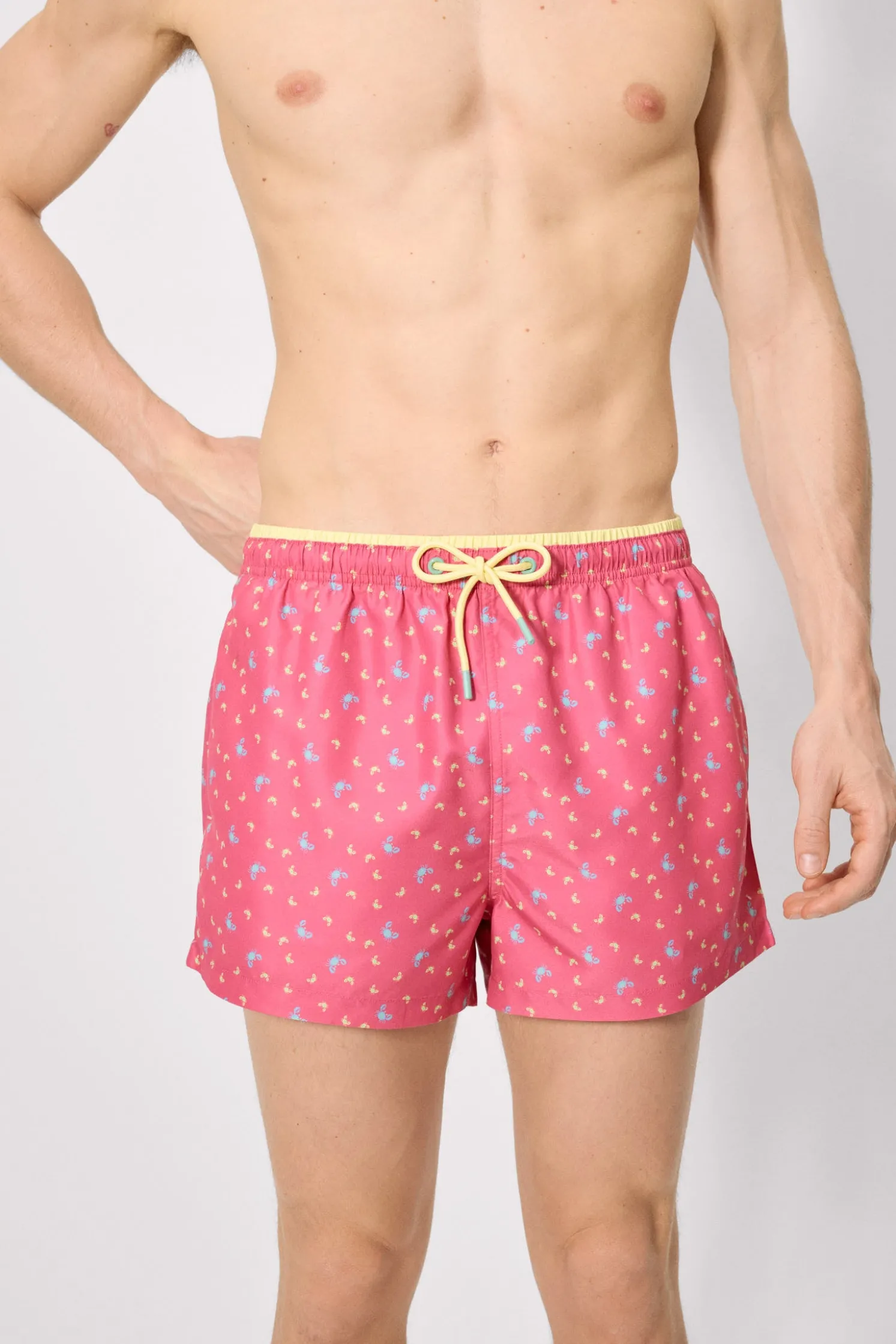 Bañador medio estampado cangrejos rosa