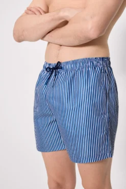 Bañador medio estampado rayas azul