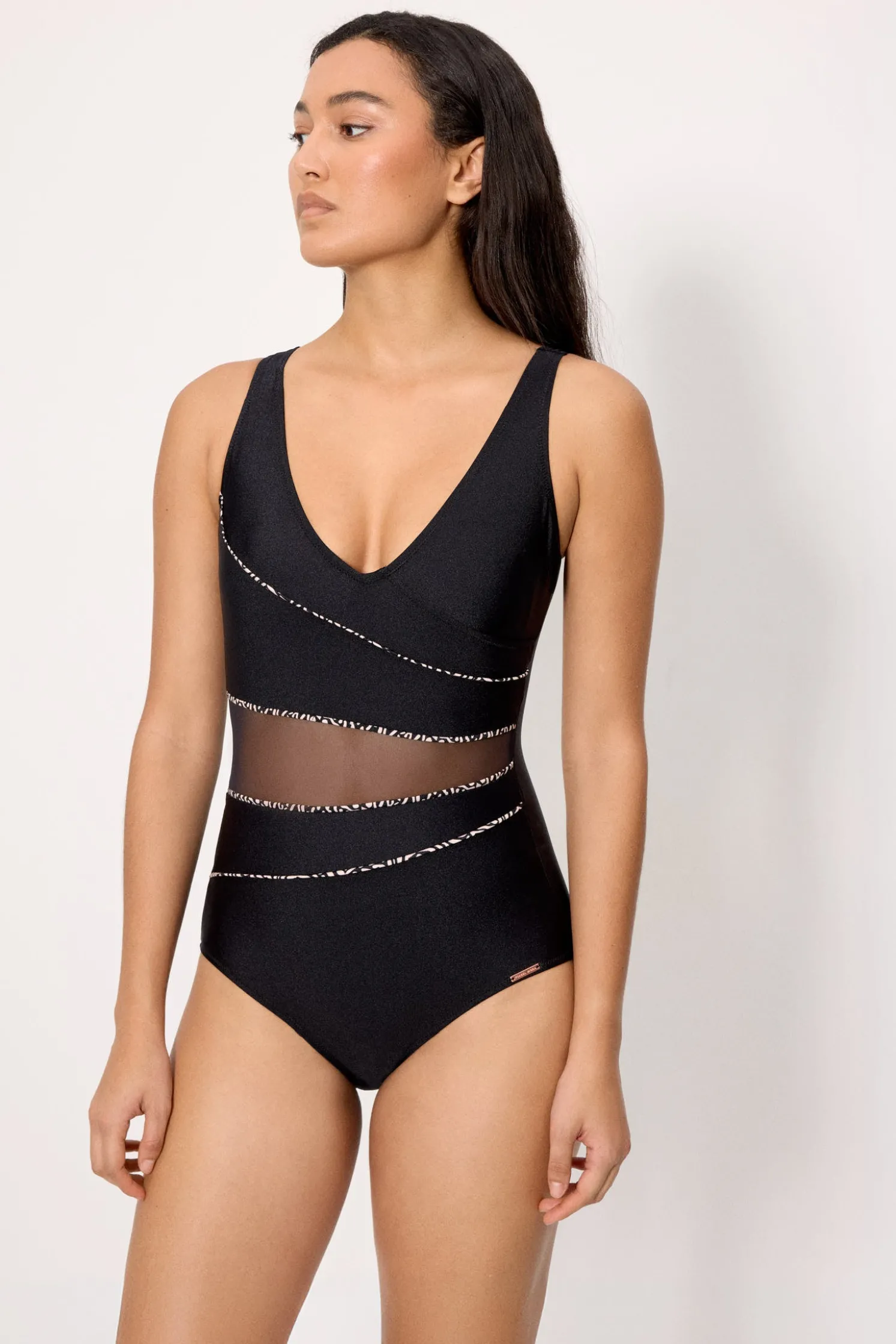Bañador negro moldeador con tul transparente con brillo negro copa B