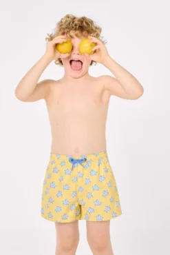 Bañador niño corto estampado tortugas amarillo