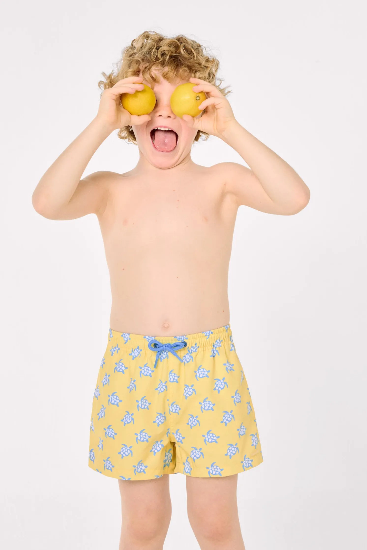 Bañador niño corto estampado tortugas amarillo