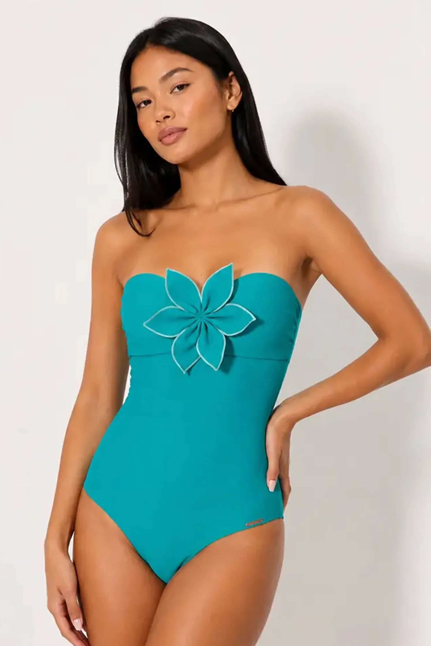 Bañador reductor bandeau con aro turquesa copa B