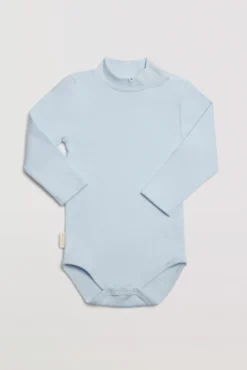 Body bebé básico cuello alto celeste