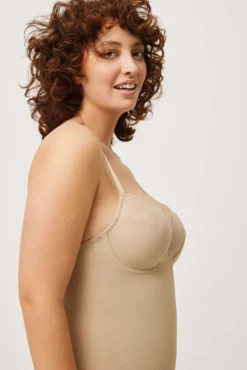 Body reductor nude