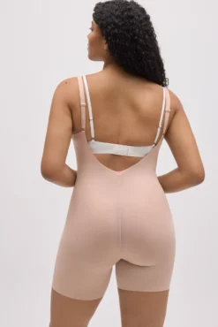 Body-up reductor con abertura acabados invisibles nude