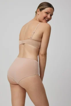 Braga alta algodón con detalles nude