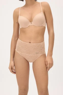 Braga alta encaje nude