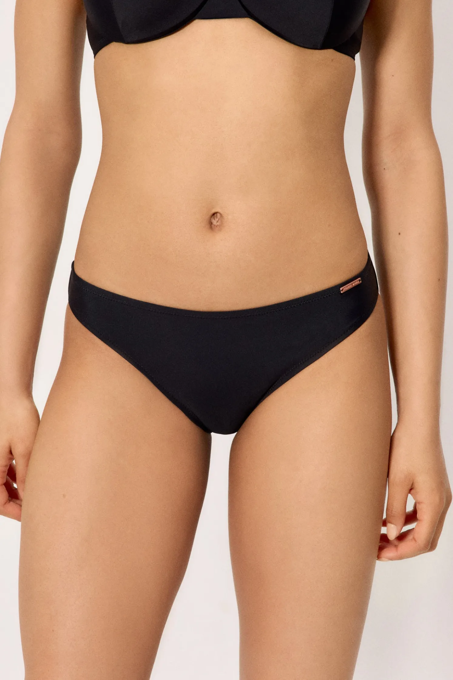 Braga bikini básica negra