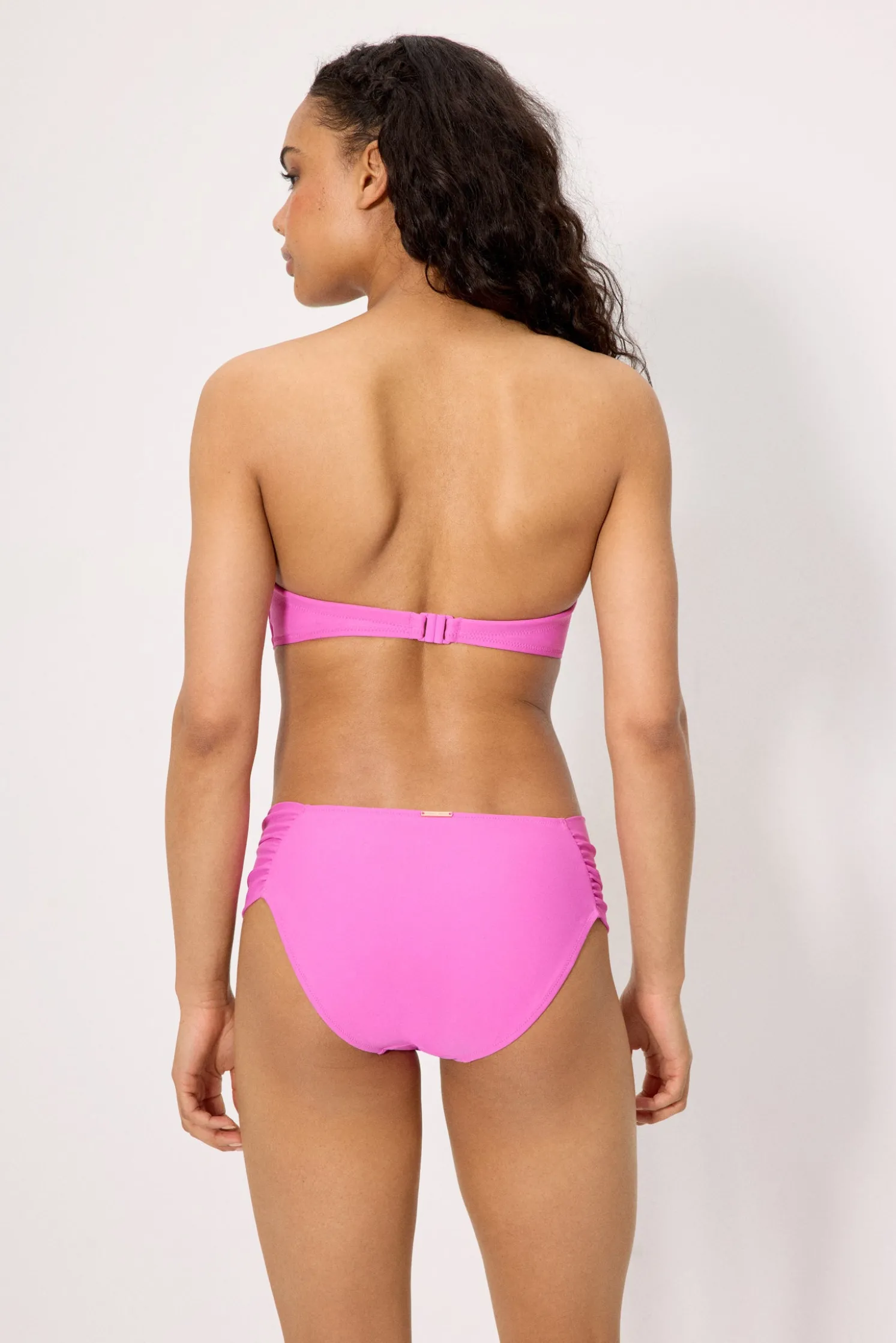 Braga bikini moldeadora midi rosa