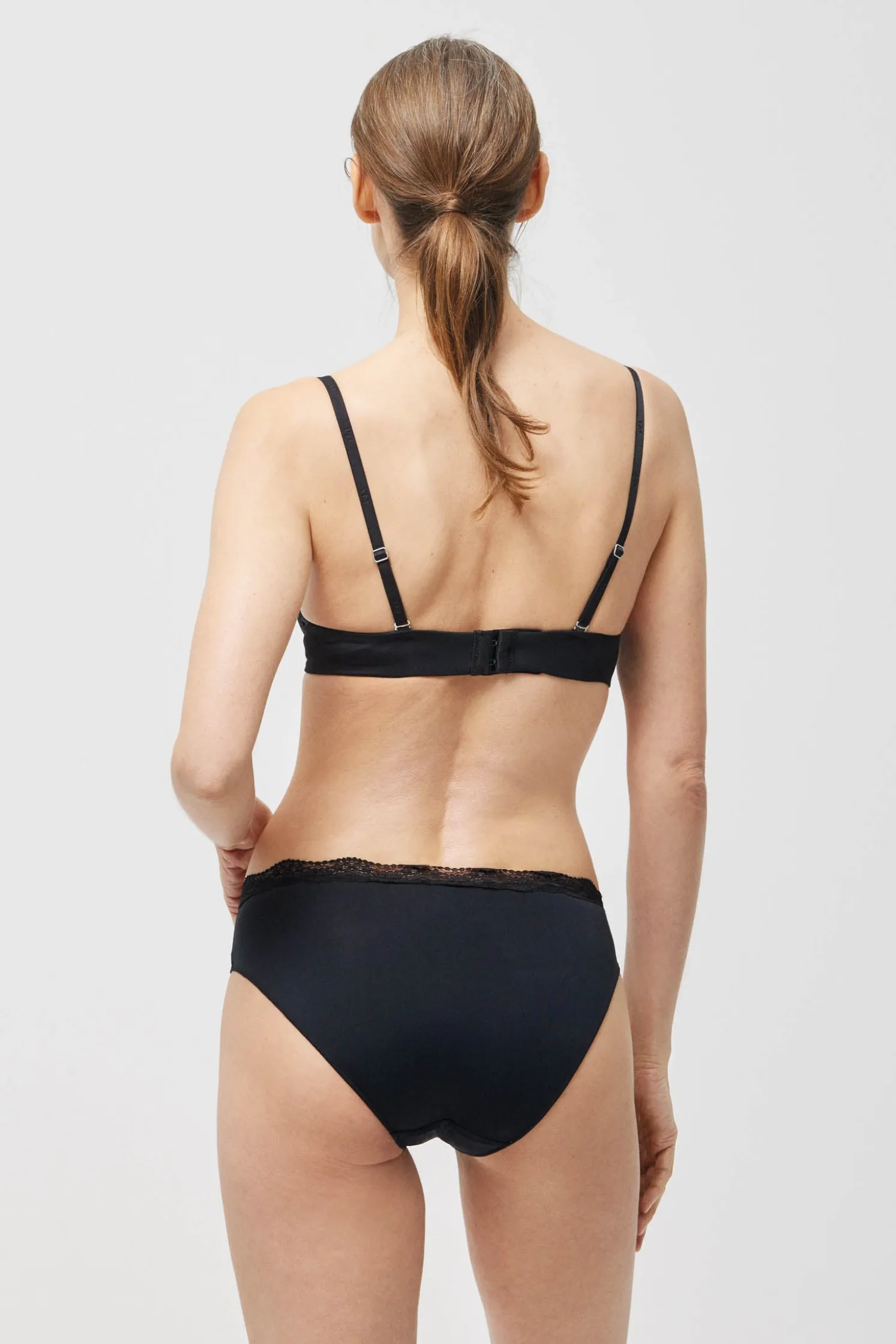 Braga midi detalles negro