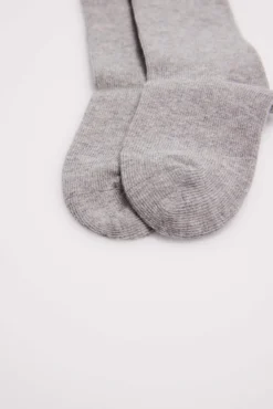 Calcetines bebé largos básicos gris