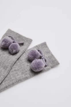Calcetines largos pompones gris