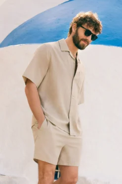 Camisa manga corta abotonada algodón topo