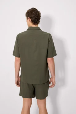 Camisa manga corta abotonada algodón verde botella