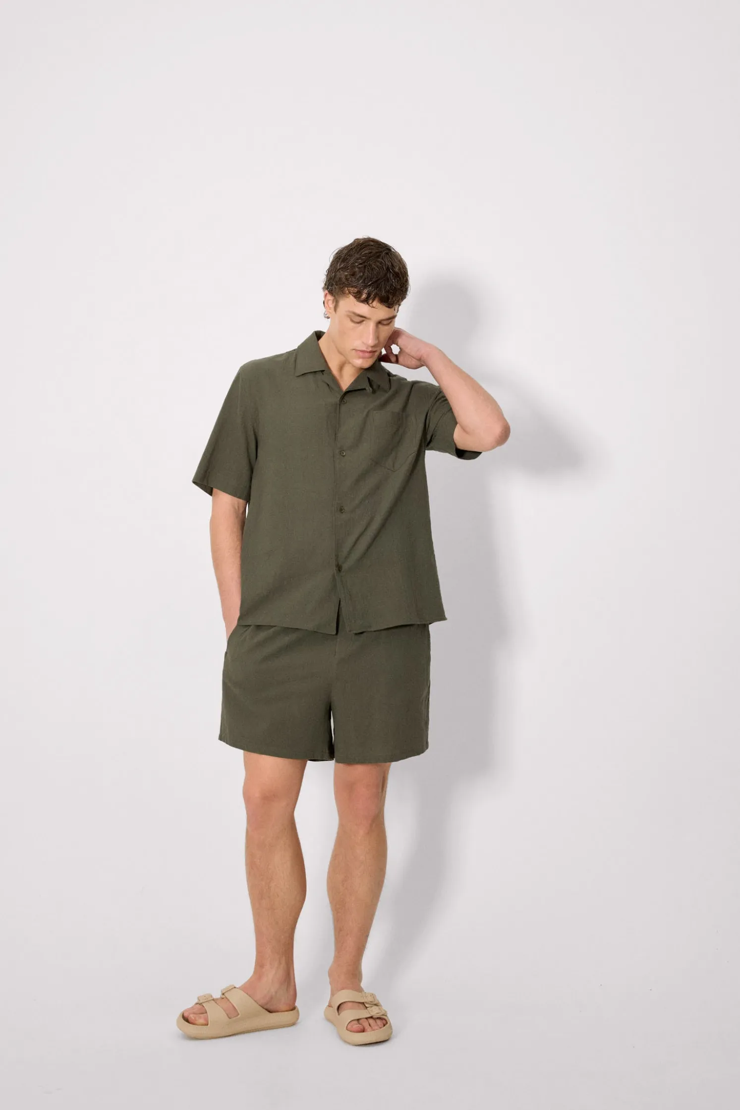 Camisa manga corta abotonada algodón verde botella