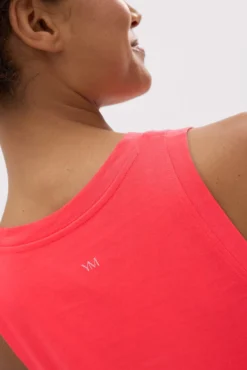 Camiseta algodón tirantes estilo deportivo coral