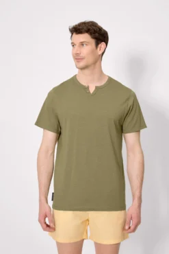 Camiseta manga corta básica cuello panadero verde