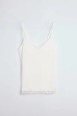 Camiseta tirantes detalle encaje marfil