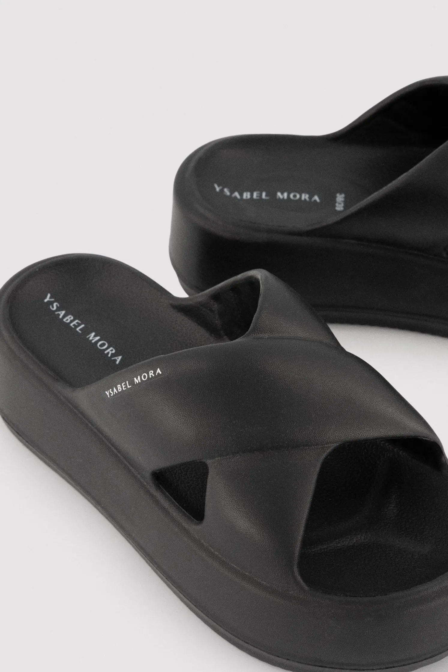 Chanclas de playa con plataforma antideslizantes ligeras negras