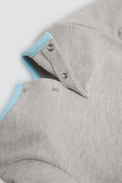 Conjunto bebé peto y camiseta detalle tejido bouclé manga larga