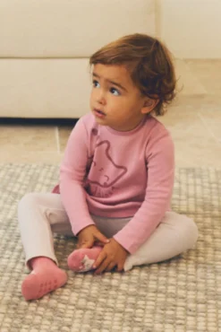 Conjunto bebé sudadera con volante y pantalón dibujo gatito