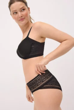 Conjunto interior lencero sujetador capacidad con aro con relleno y braga midi negro