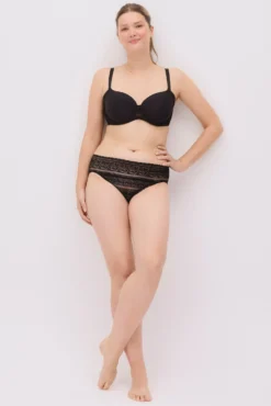 Conjunto interior lencero sujetador capacidad con aro con relleno y braga midi negro