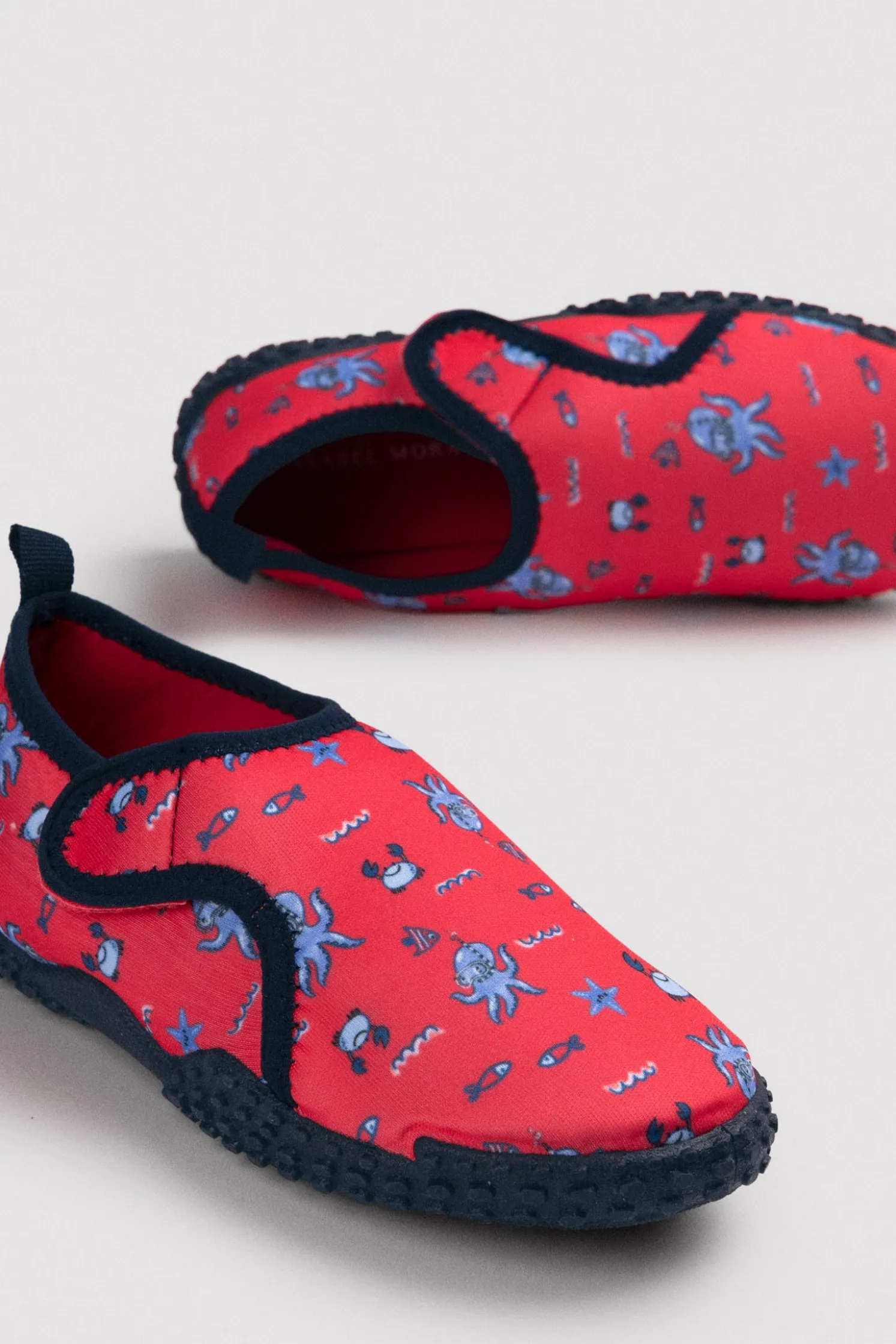 Escarpines infantiles estampado pulpos rojo