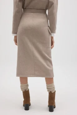 Falda midi cálida estilo cargo marrón