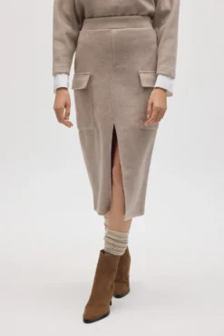 Falda midi cálida estilo cargo marrón