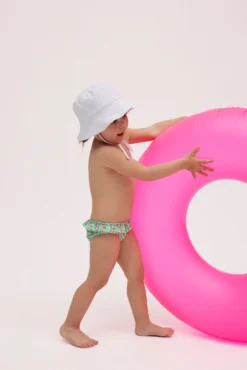 Gorro de playa bebé de algodón blanco ala ondulada