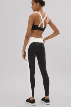 Leggings deportivos largos efecto push-up negros con franja en contraste
