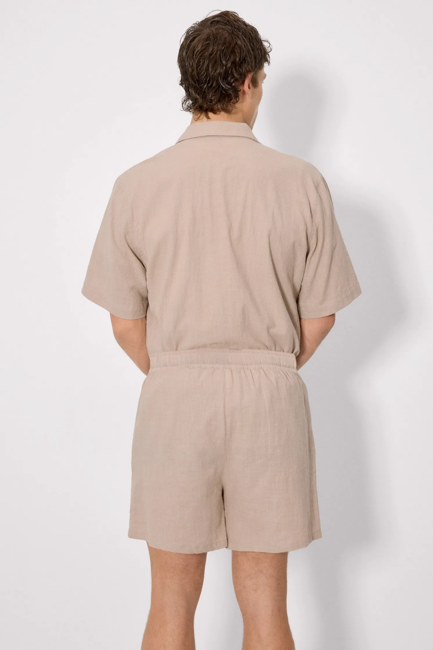 Pantalón corto con cordón algodón topo