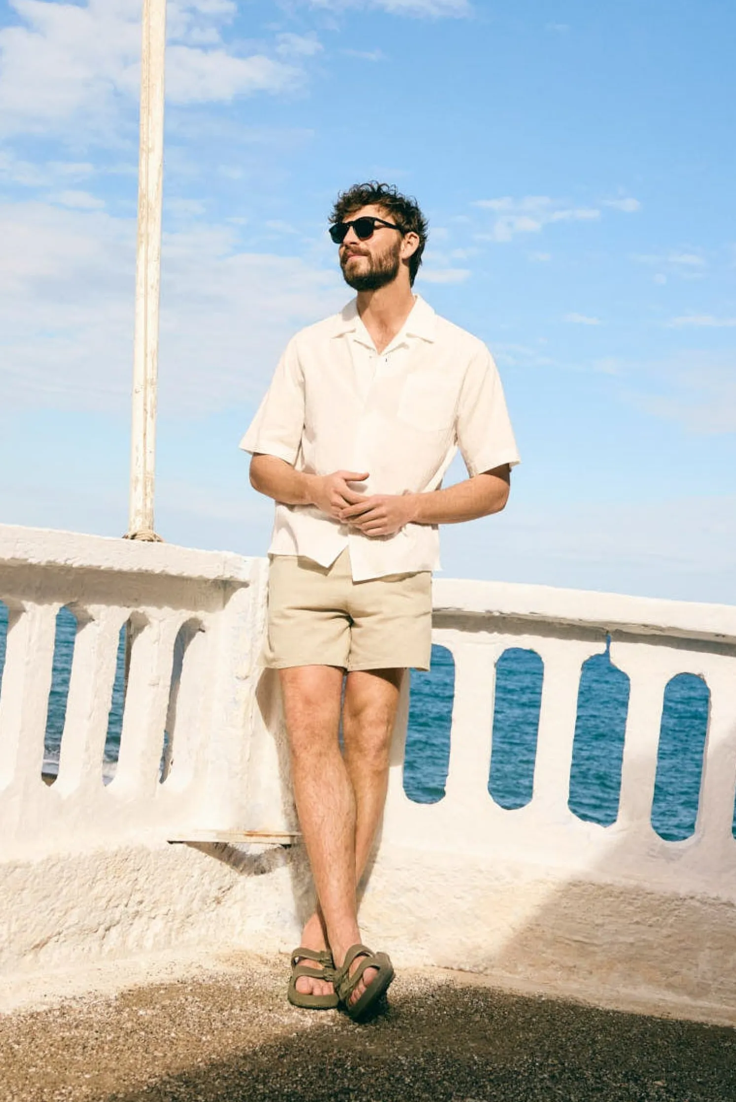 Pantalón corto con cordón algodón topo