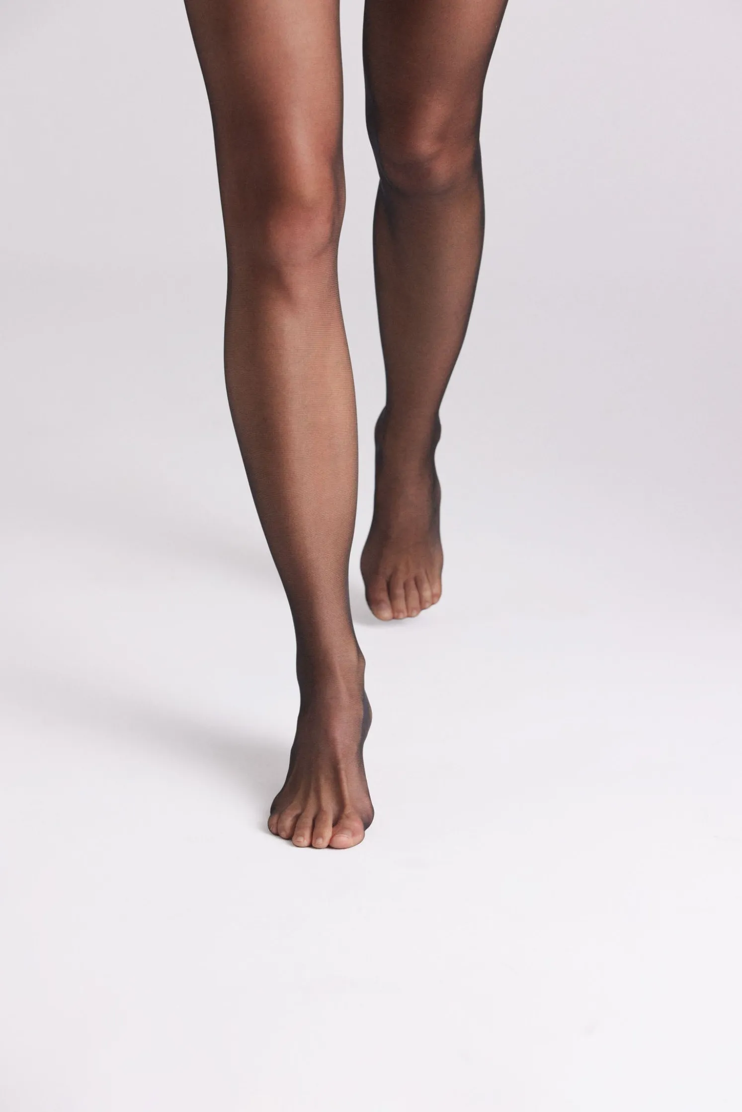 Panty puntera invisible 10 denier negro