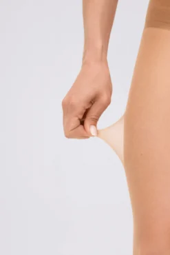 Panty reductor irrompible 10 denier marrón