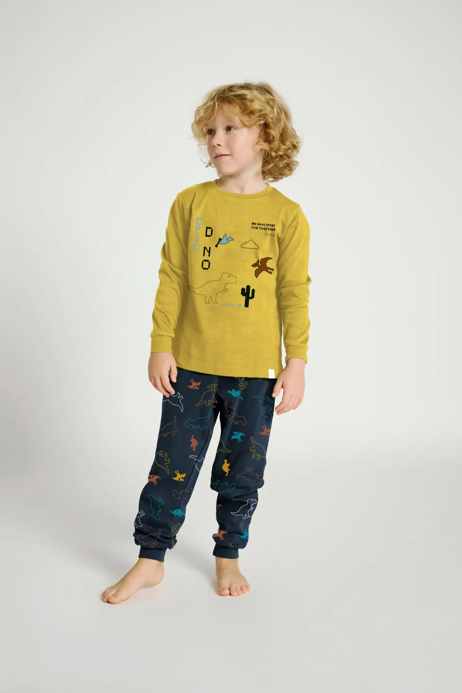 Pijama infantil 2-8 años estampado dinosaurios verde | MUYDEMI