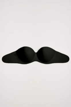 Sujetador adhesivo con push-up ligero negro