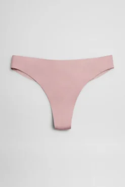 Tanga invisible con encaje rosa
