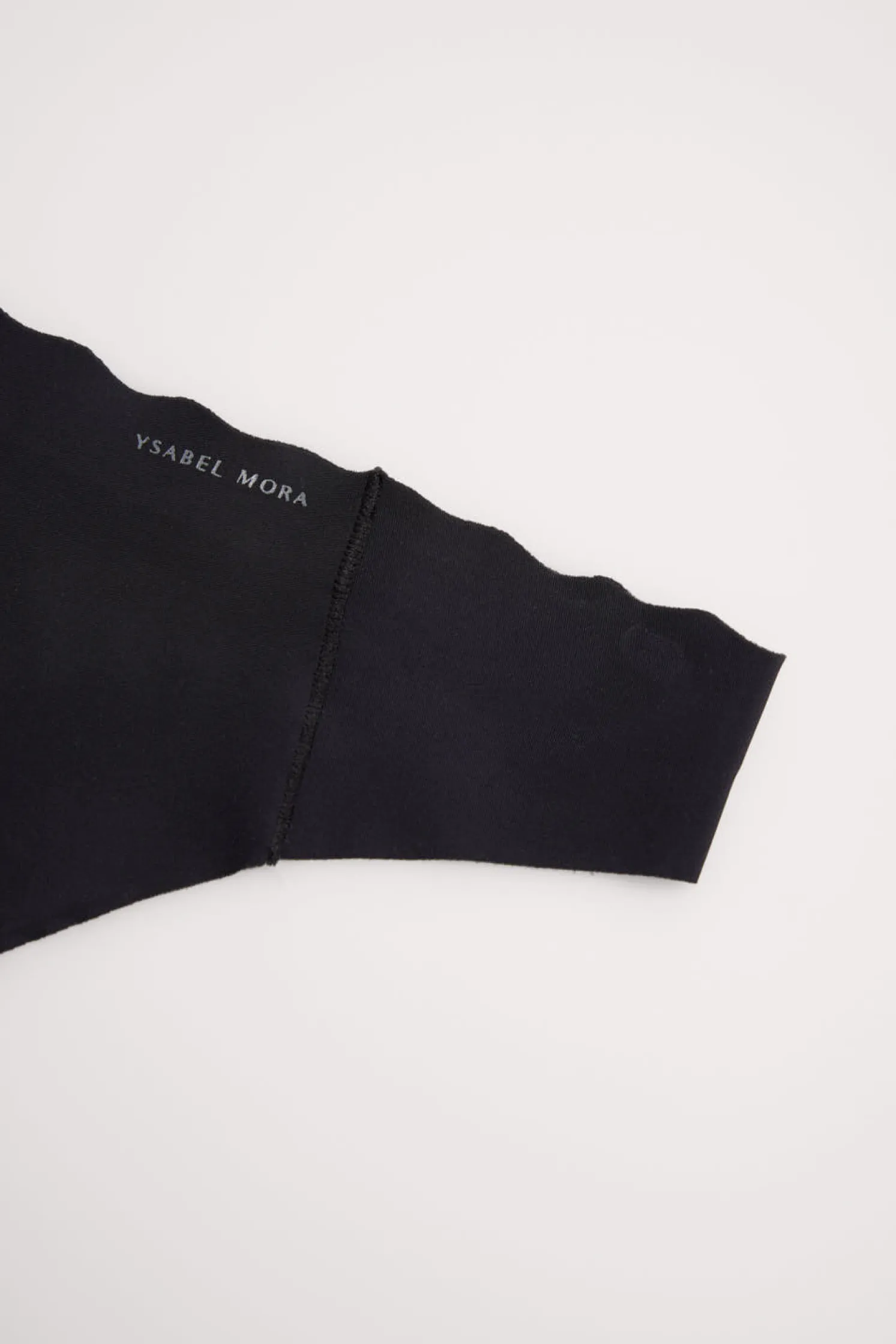 Tanga láser negro