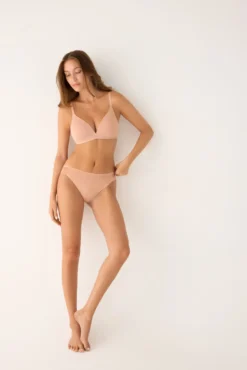 Tanga nomarks nude | Paula Echevarría