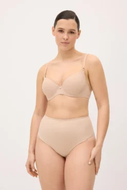Tanga reductor compresión media encaje nude