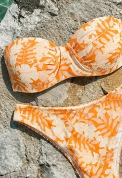 Top bikini bandeau hojas micropiqué naranja copa B