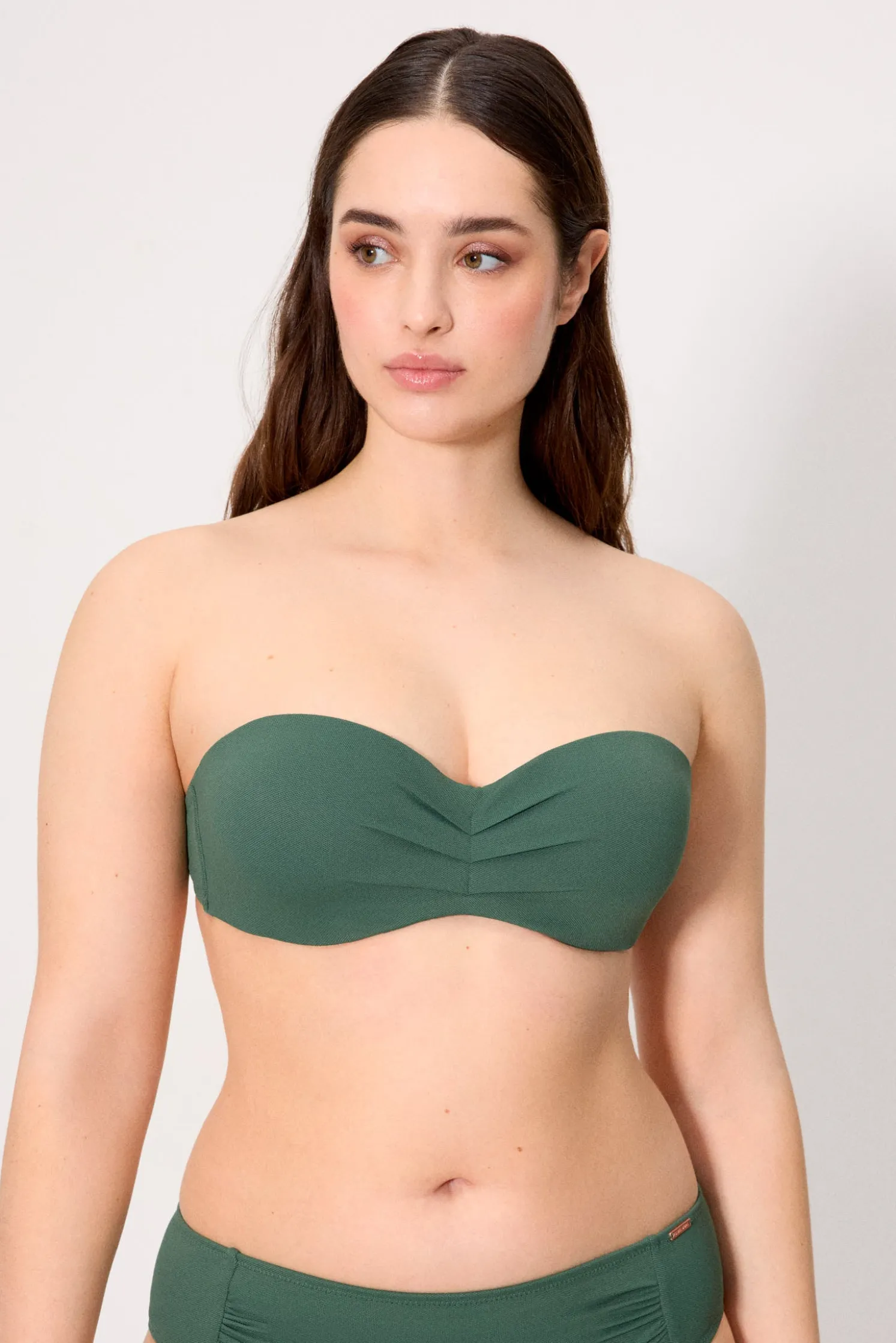 Top bikini bandeau micropiqué verde botella copa C